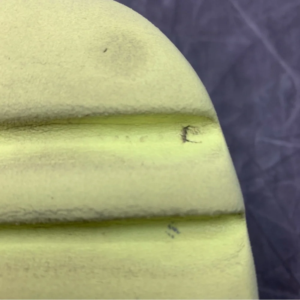 Adidas Yeezy Slides “Glow Green” - Picture 6 of 8